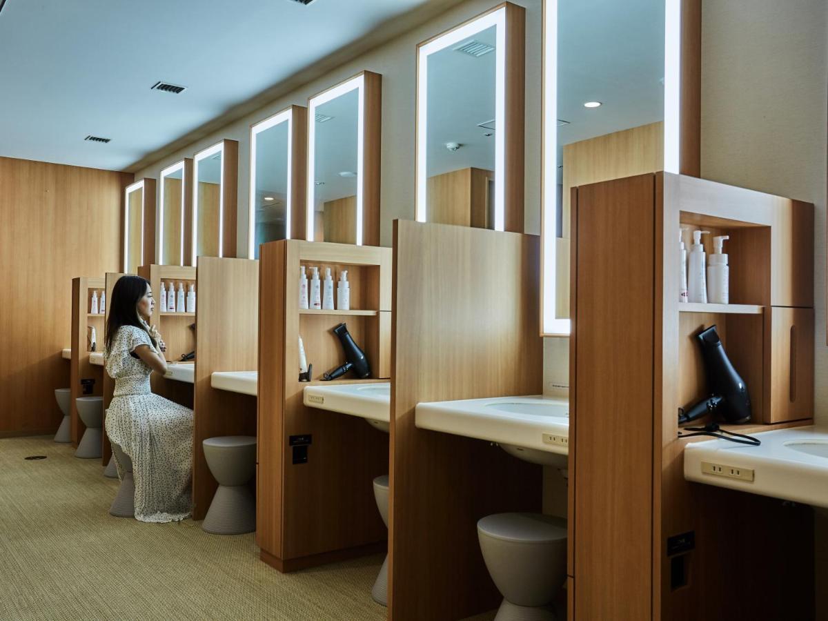 First Cabin Nishi Umeda Осака Екстериор снимка